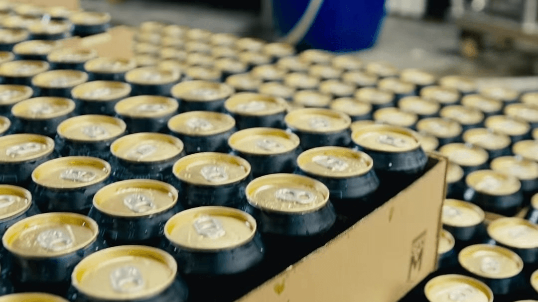 Le Marron Beer en usine cannettes Le Marron Beer